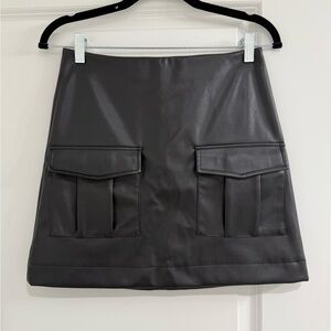 Stylish Gray Skirt with Pockets